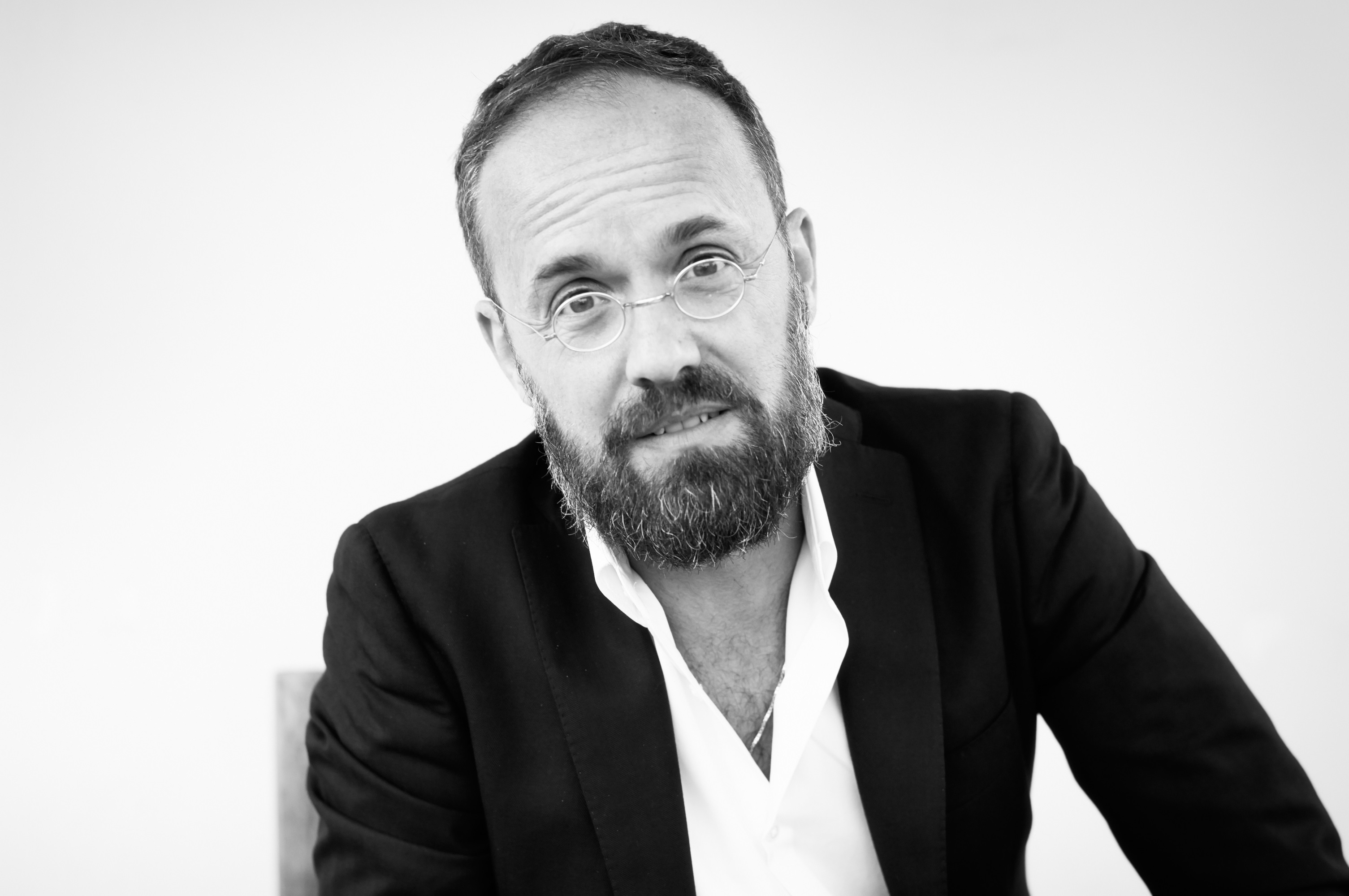 GLOBAL HEADLINE MAKERS: ALEXANDER SCHILL (GERMANY)#1