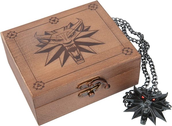 The Witcher 3: Wild Hunt Medallion and Chain with LED Eyes in Wooden Box