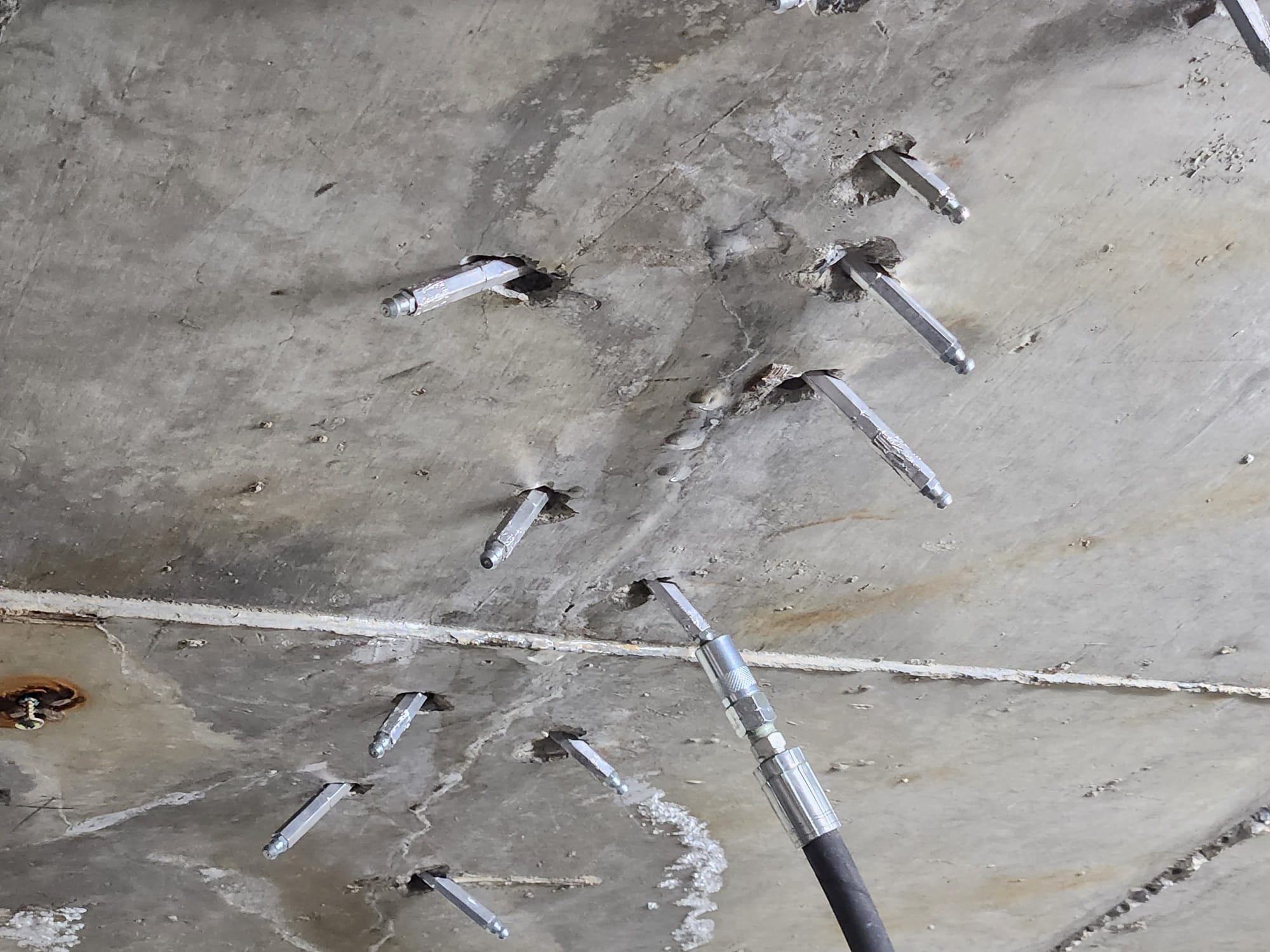 Concrete Crack Injection – Epoxy Flooring in Toronto