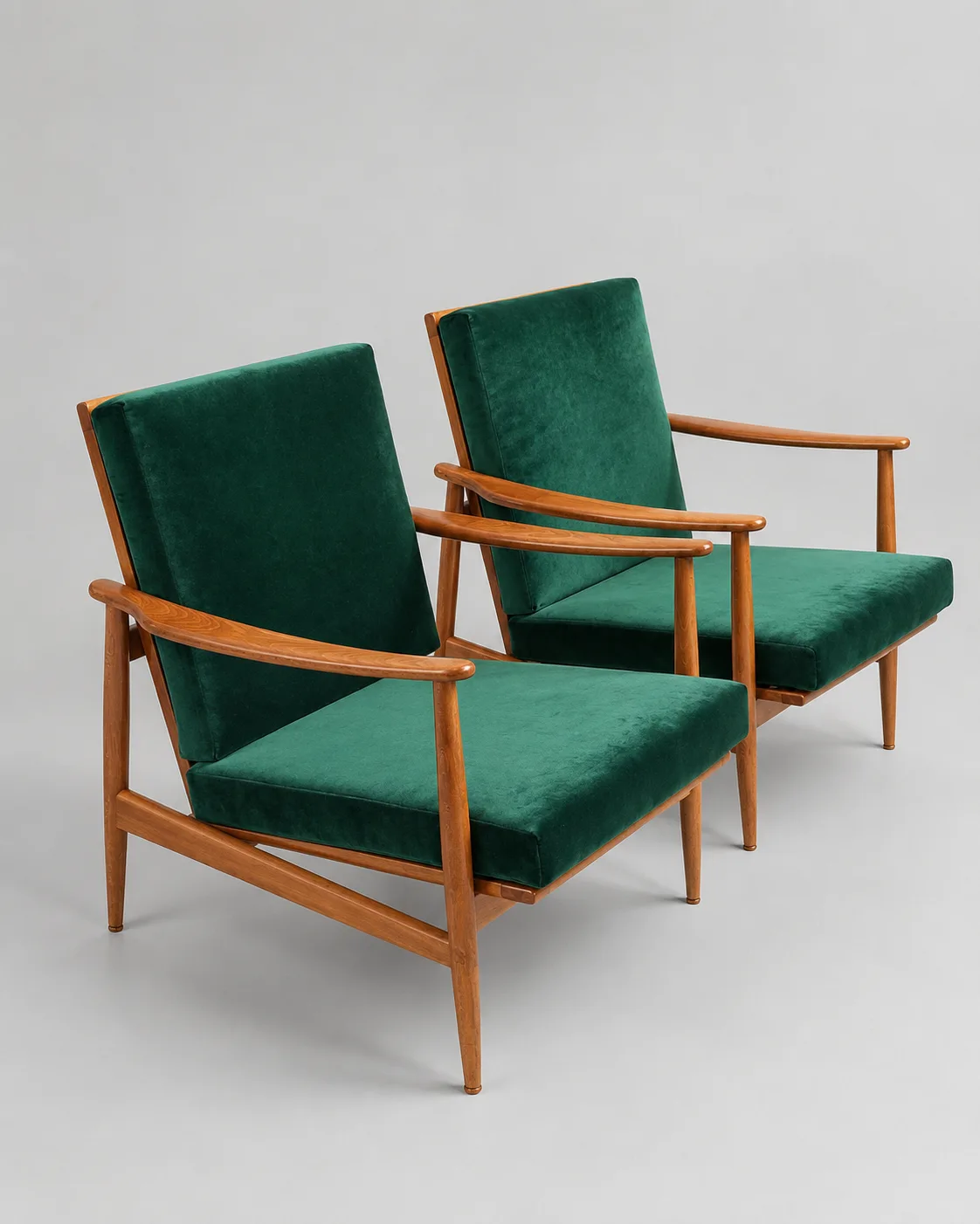זוג כורסאות ידיים בסגנון Mid-Century Modern