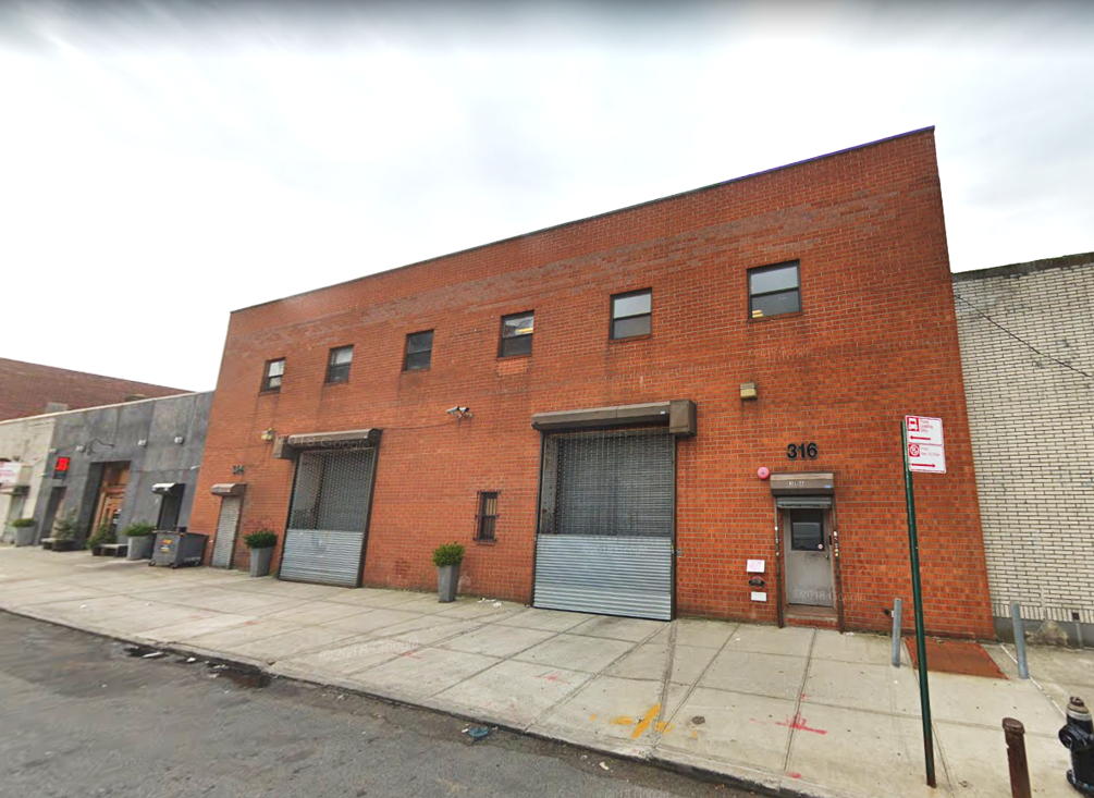 Refinance/Cash Out: Single Tenant Warehouse