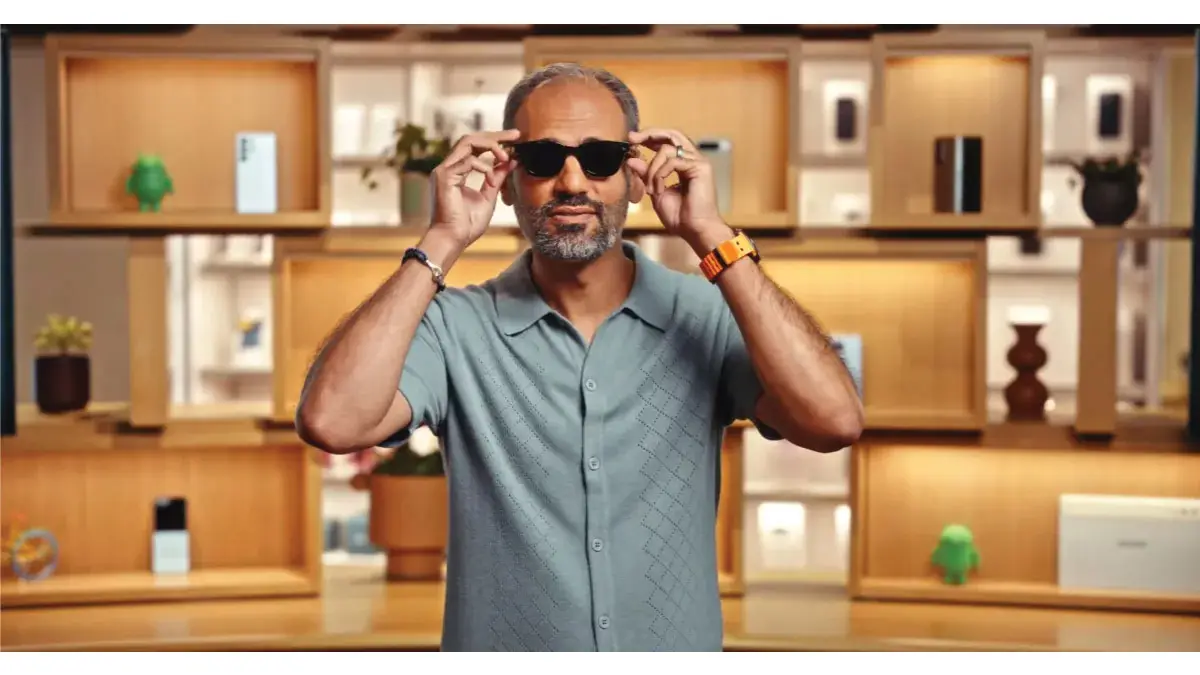 Google executive demonstrating Gentle Monster AI glasses features
