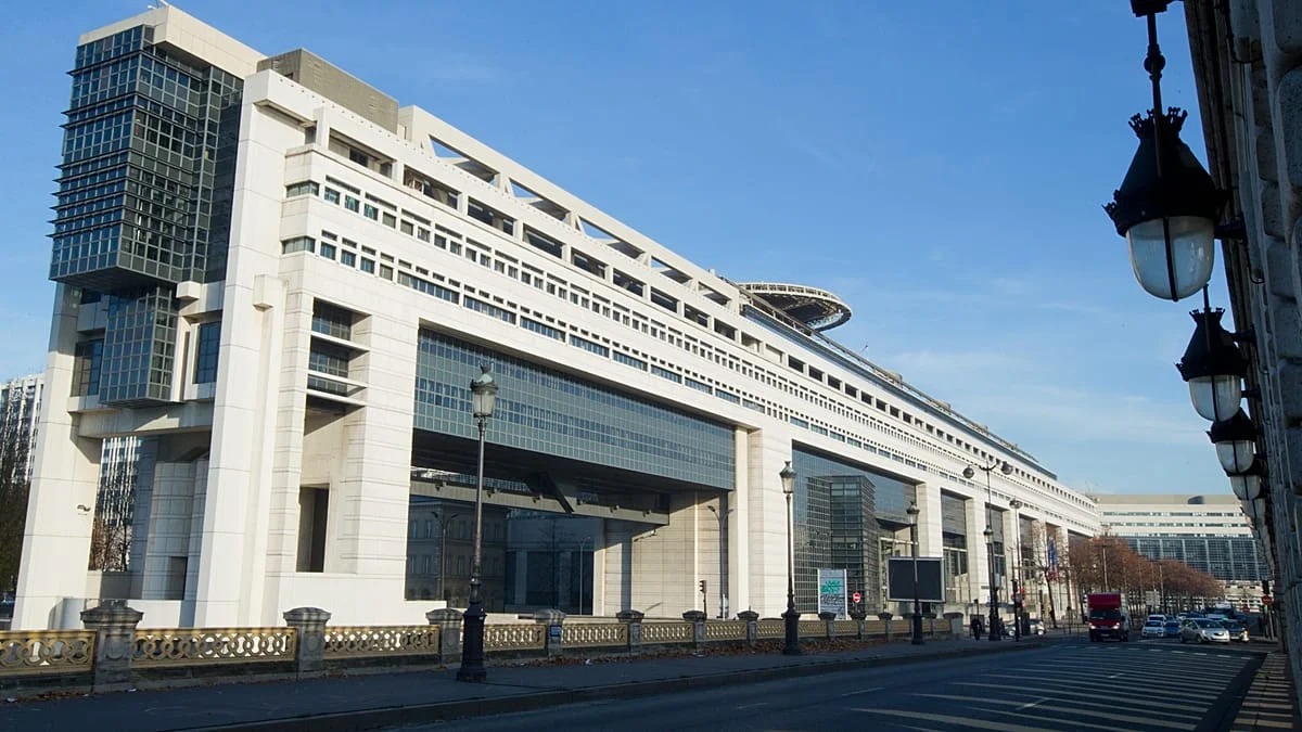 Miles de millonarios no pagan impuestos en Francia