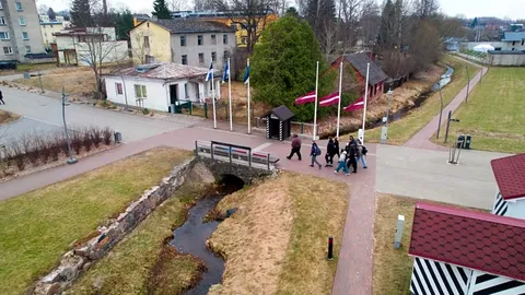 Dos países, una ciudad: jóvenes en la frontera entre Estonia y Letonia