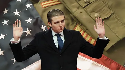 Campaña satírica pide enviar al hijo de Trump a la guerra en Irán