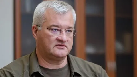 Kiev acusa a Hungría de detener a empleados de un banco ucraniano