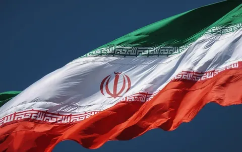 Tensiones en el Estrecho de Ormuz: Irán Advierte sobre las Consecuencias del Bloqueo Naval