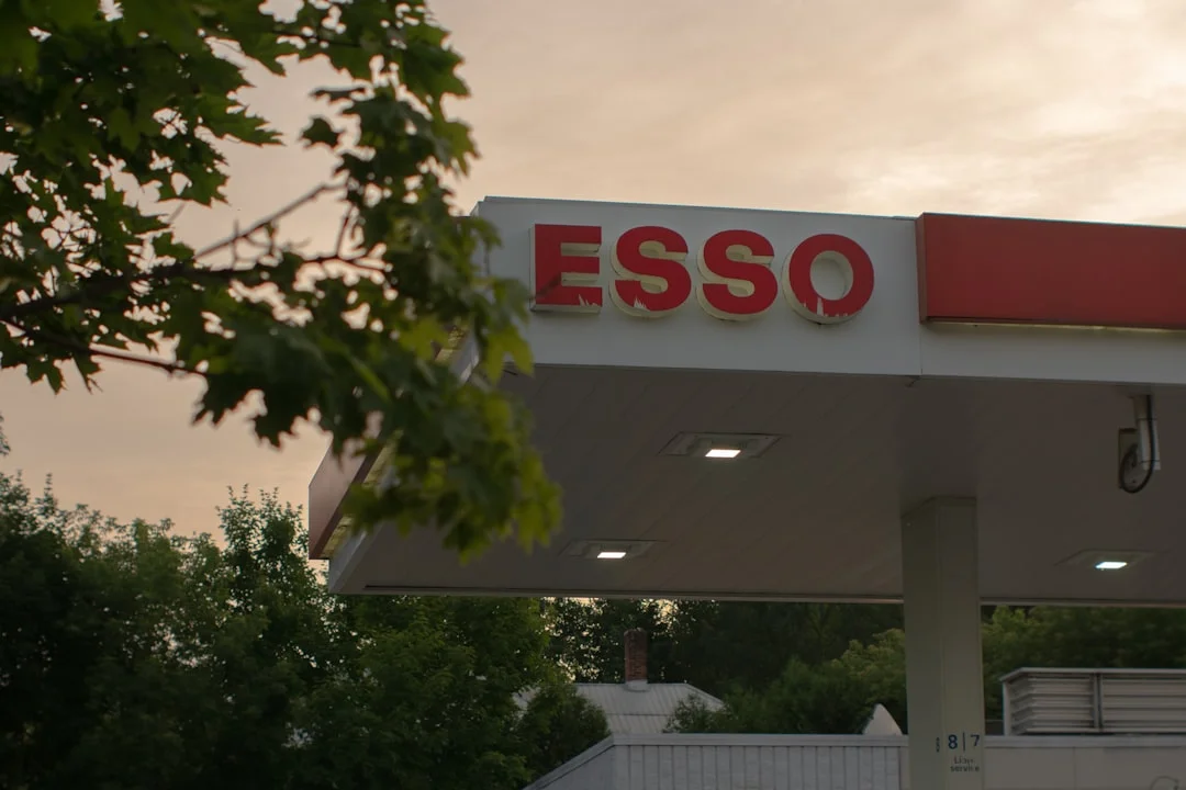 Colas en Gasolineras de Johannesburgo por Escasez de Combustible