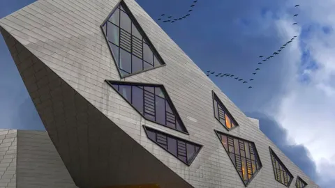 Arquitectura de la Memoria: Homenaje a Daniel Libeskind en su Octogésimo Aniversario