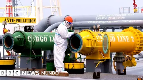 Las refinerías 'teteras' de China y su papel en la crisis del petróleo