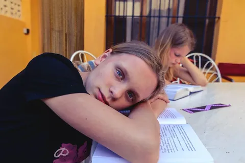 Reflexiones sobre la vida de las adolescentes: Conversaciones con 150 chicas