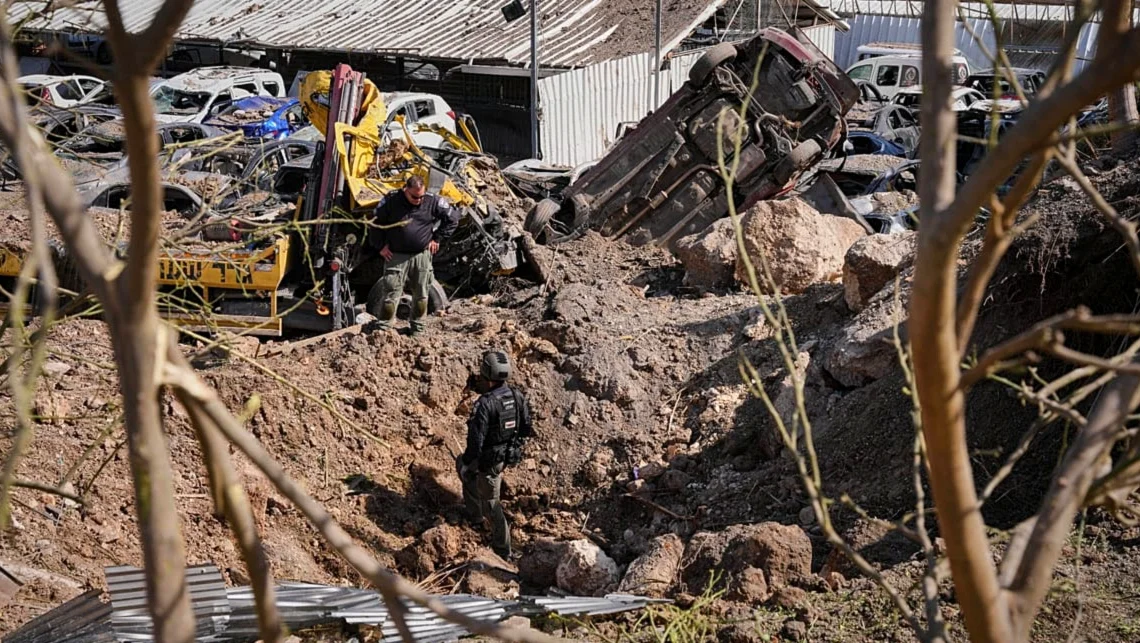 Análisis de daños tras el ataque con misil cerca de Jerusalén