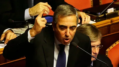 Cambios en Forza Italia: Gasparri deja su cargo y Craxi lo reemplaza en el Senado