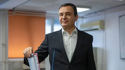 Albin Kurti es elegido primer ministro de Kosovo con un plan para mejorar la economía