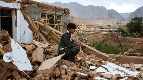 Terremoto de magnitud 5,8 provoca trágicas pérdidas en Afganistán