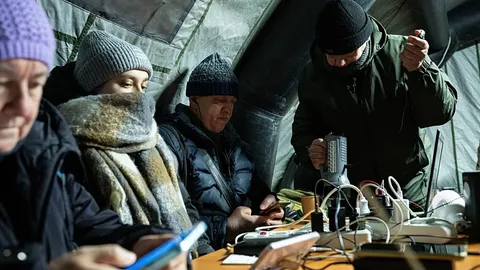 El crudo invierno en Kiev: miles de personas sin electricidad ni calefacción