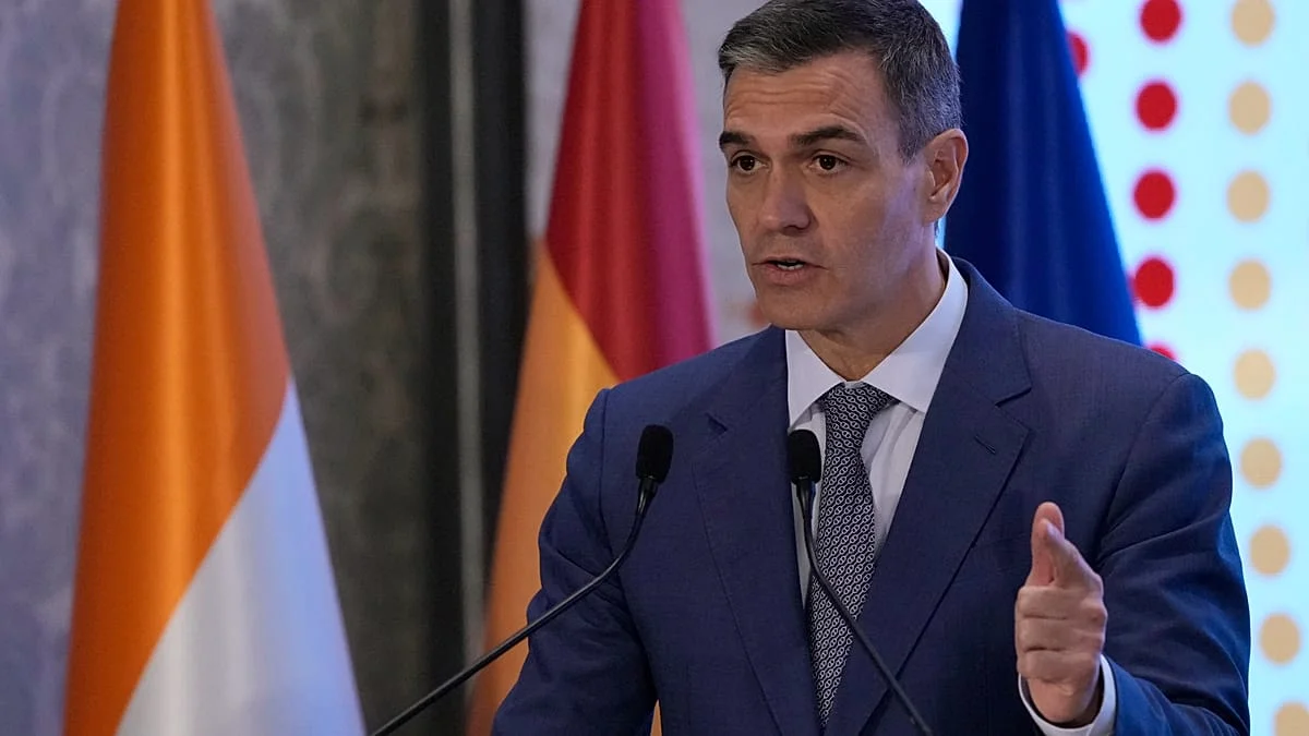 Sánchez advierte en India sobre los tecnoligarcas sin control