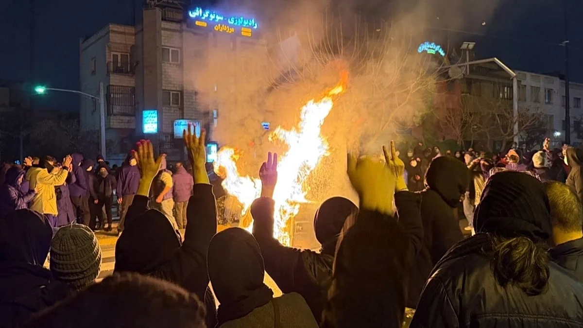 Agentes de Seguridad de Teherán Limitan la Atención a Manifestantes Heridos