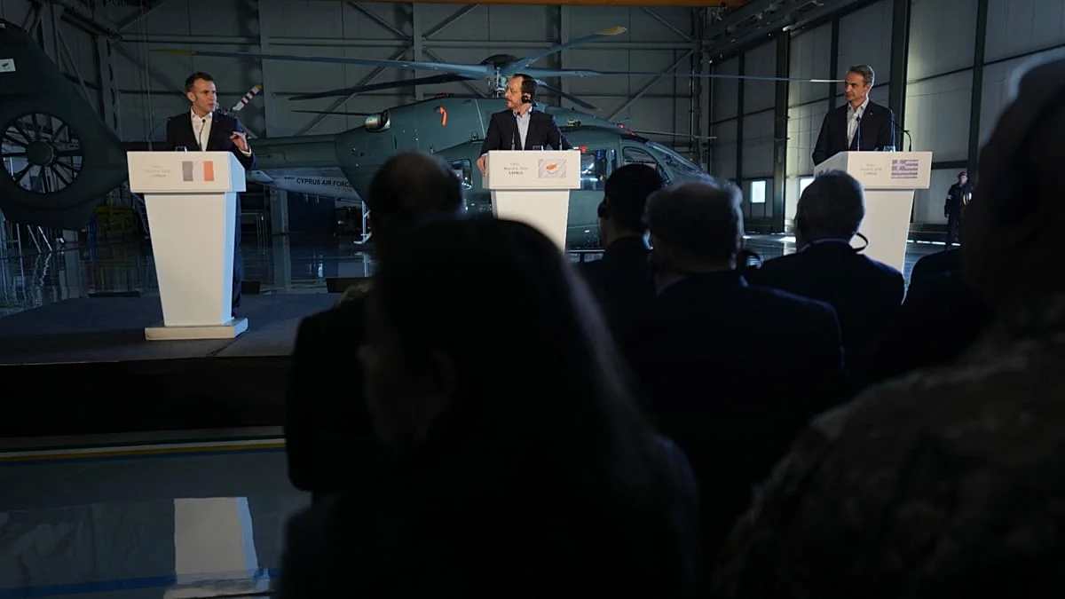 Macron defiende a Chipre como parte de Europa