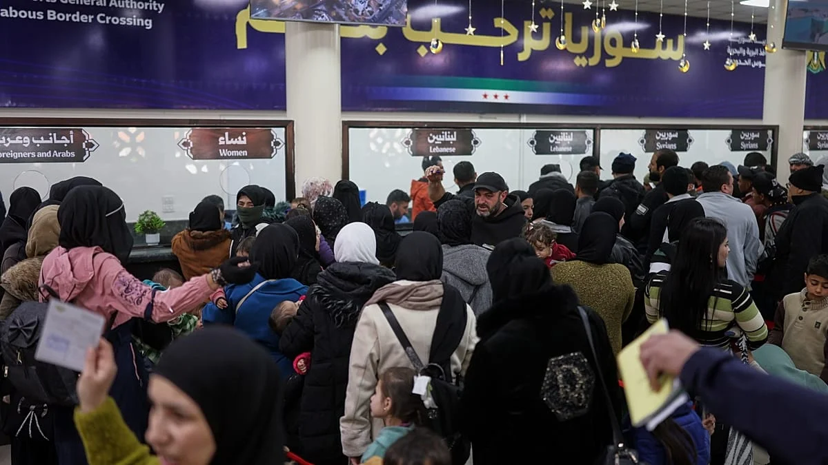 Miles de sirios regresan a su país por el aumento de violencia en Líbano