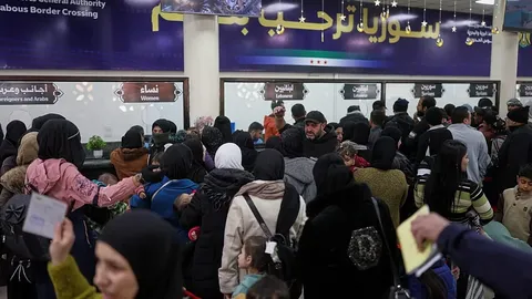 Miles de sirios regresan a su país por el aumento de violencia en Líbano