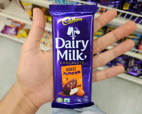 Cadbury sorprende con un Mega Mini Egg de 55 kg antes de Pascua