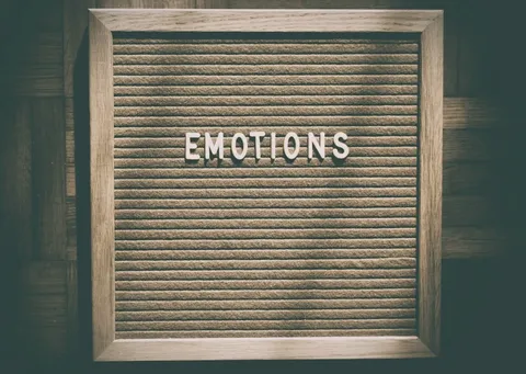Nombrar emociones: una estrategia efectiva para reducir la ansiedad según un estudio