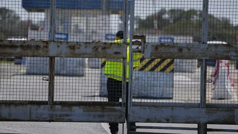 Fragatas griegas llegan a Chipre para proteger la isla