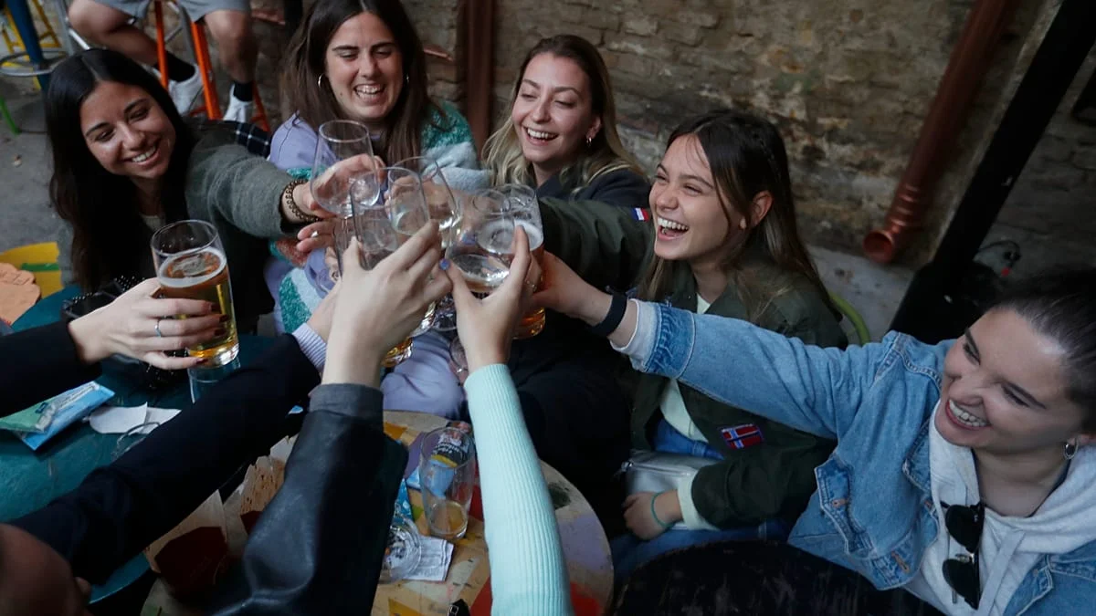 El Impacto de los Influencers en el Consumo de Alcohol entre los Jóvenes
