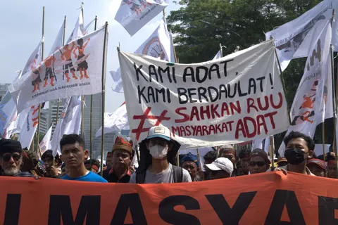 Desafíos de las Comunidades Indígenas en Indonesia: Expropiación y Violencia