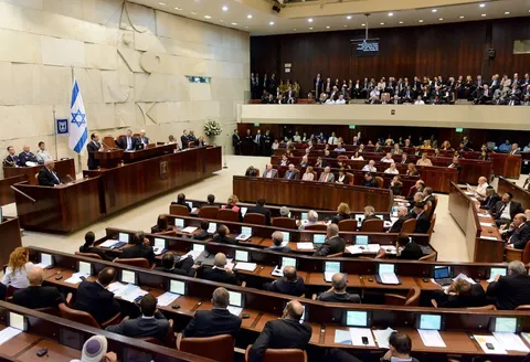 Un tribunal israelí amplía la detención de activistas de la flotilla de ayuda a Gaza