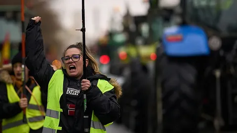 Agricultores protestan en Madrid con tractores