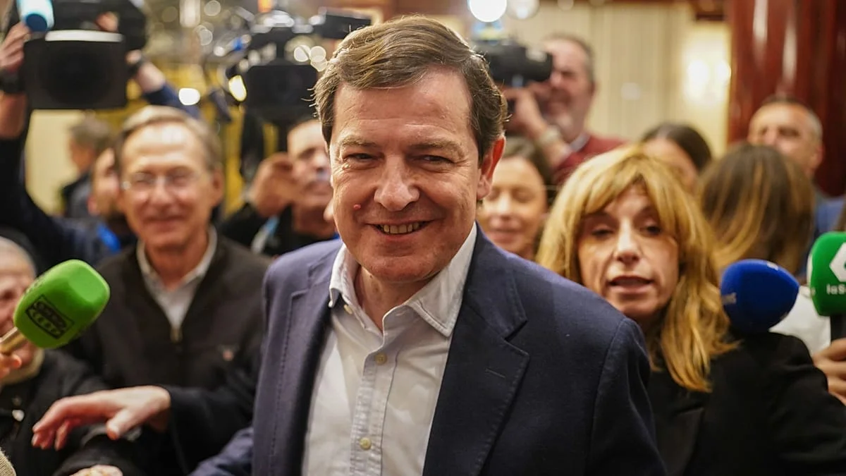 Resultados de las Elecciones en Castilla y León: El PP Mantiene su Liderazgo y Contiene a Vox