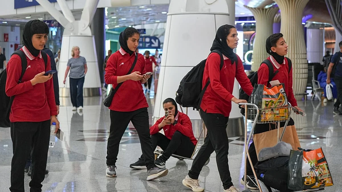 La selección femenina de Irán regresa a casa