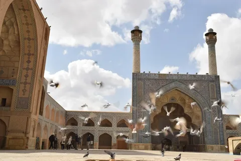 Irán Reactiva Vuelos Internacionales en Medio de la Tregua