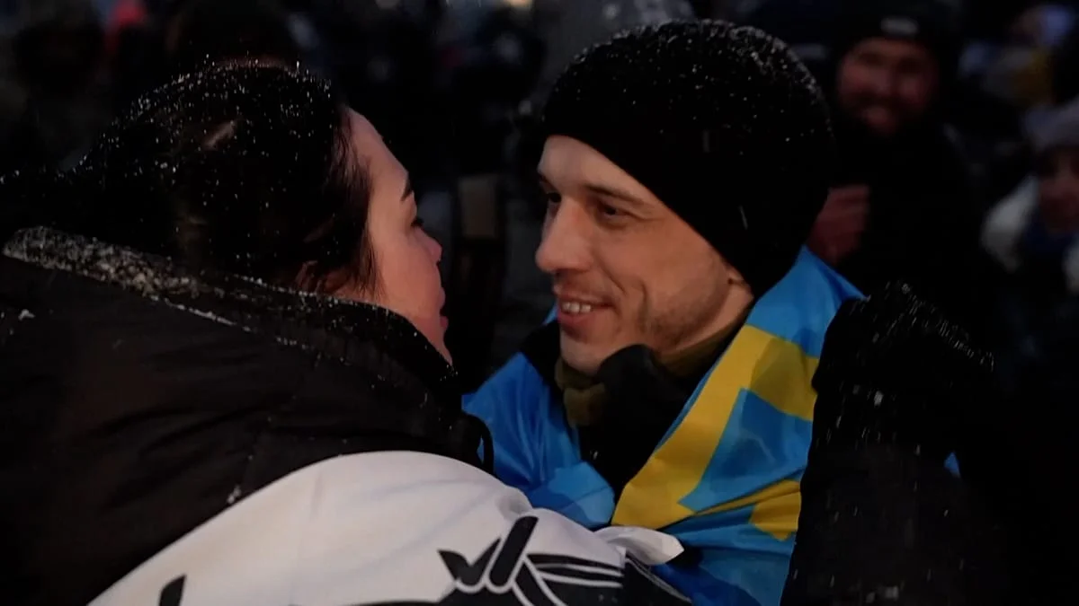 Ucrania y Rusia realizan canje de prisioneros tras meses de tensiones