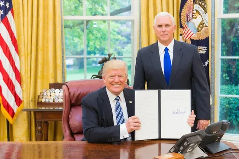 Trump busca ayuda internacional para el estrecho de Ormuz