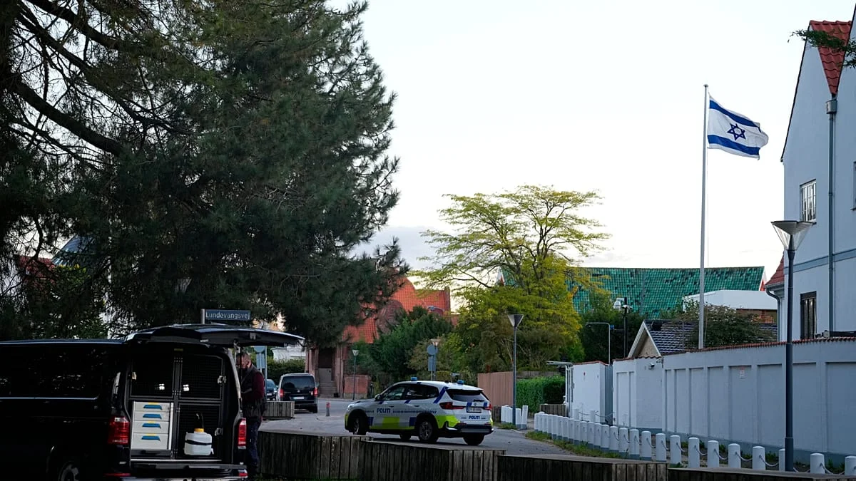 Dos jóvenes suecos son condenados en Dinamarca por ataque a la Embajada de Israel