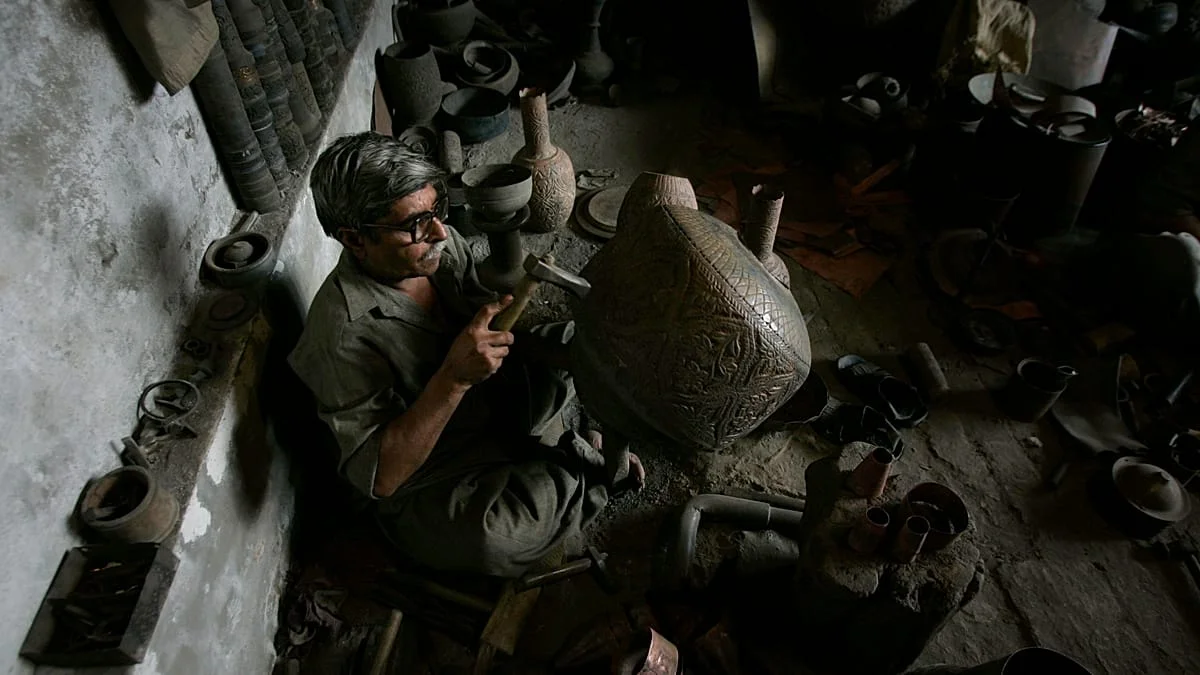 Retratos Grabados en Lápidas: Una Práctica que Preserva Recuerdos en Pakistán