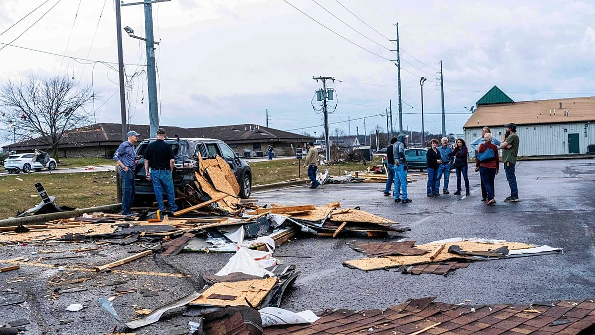 Un tornado en Michigan causa daños y víctimas