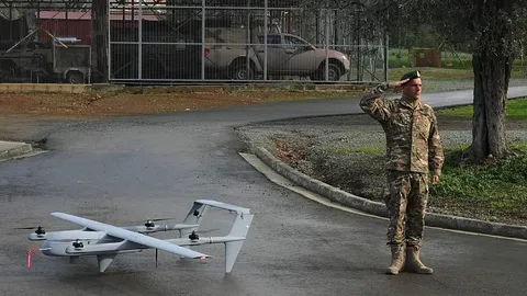 La guerra de Oriente Medio afecta a Europa: un dron impacta en una base militar británica en Chipre