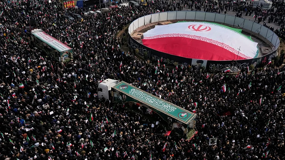 Funeral en Teherán por comandantes iraníes tras ataques de EE. UU. e Israel