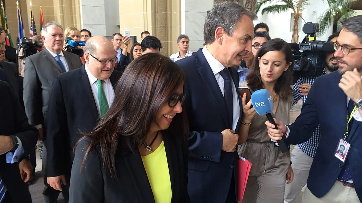 Delcy Rodríguez se reúne con José Luis Rodríguez Zapatero en Caracas mientras se reactivan los vuelos internacionales