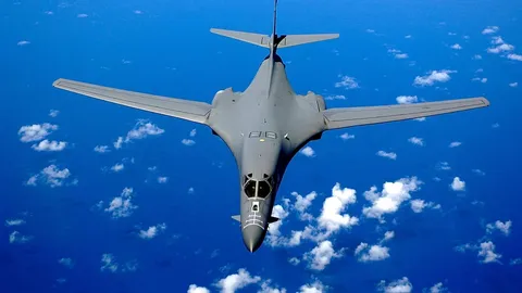 Despliegue del B-1 Lancer en el Reino Unido: Implicaciones de un Bombardeo Masivo a Irán