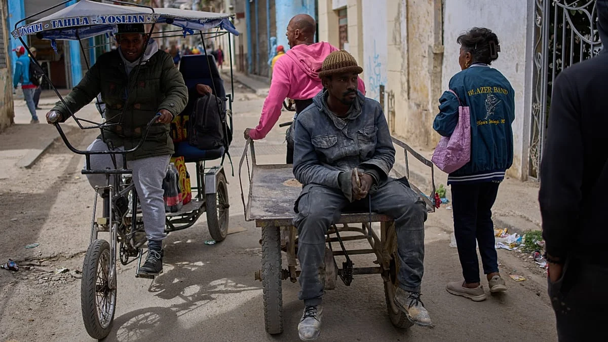 EE.UU. permitirá que empresas reanuden la venta de petróleo venezolano a Cuba