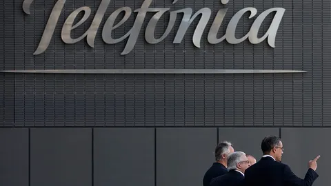 Telefónica y Liberty Global compran Netomnia por 2.300 millones de euros