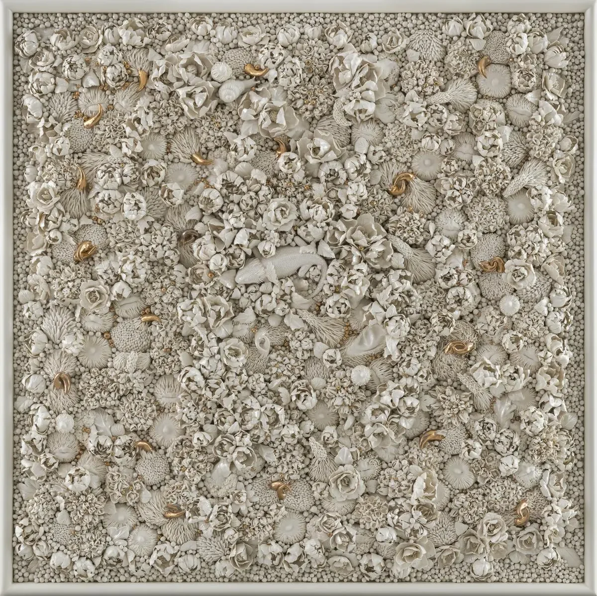 La Artista Melis Buyruk y su Trabajo en Porcelana