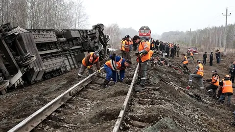 Accidente ferroviario en Rusia: Al menos 24 heridos tras el descarrilamiento de un tren