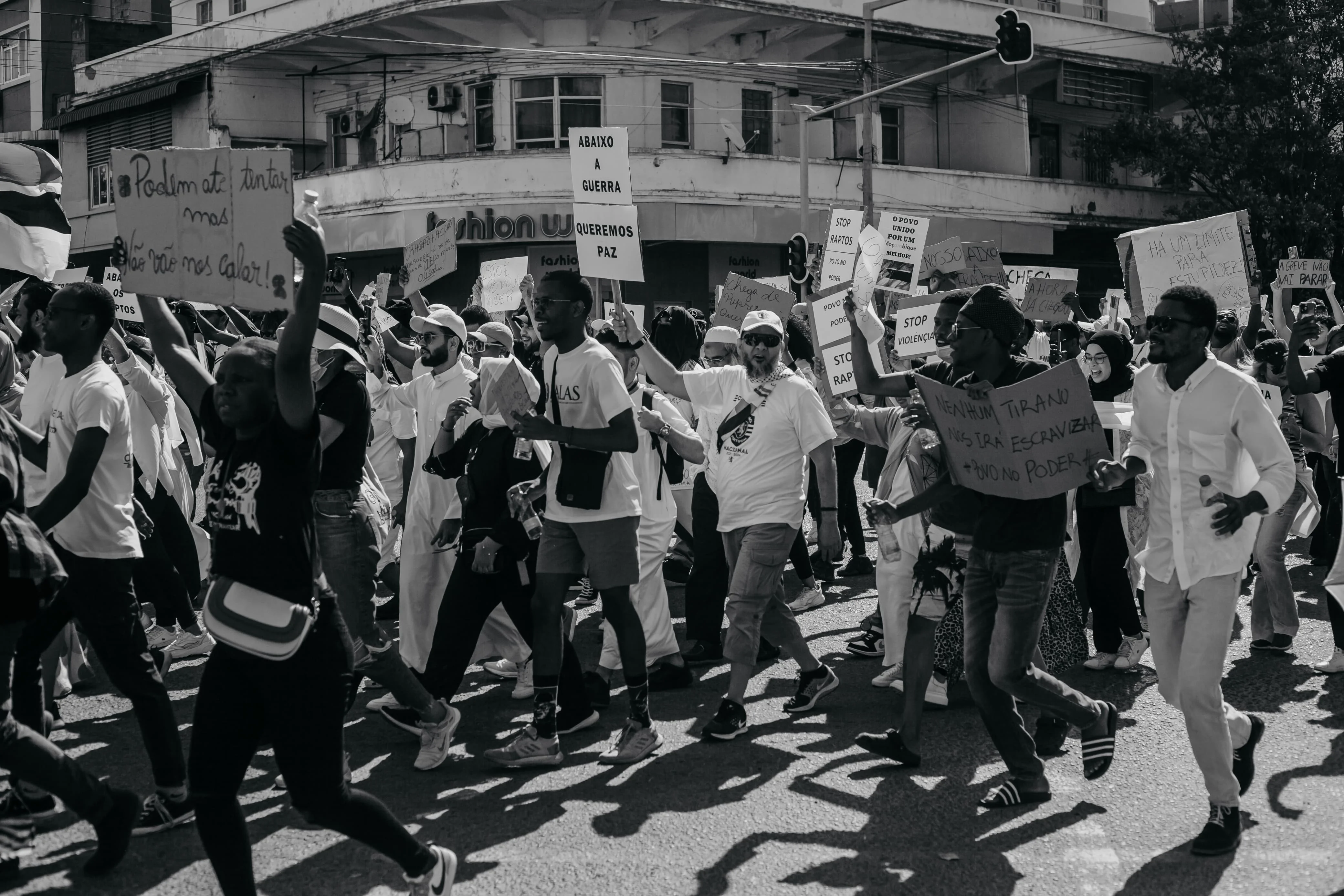 Protestas en Mozambique y el Nuevo Decreto de Control de Telecomunicaciones