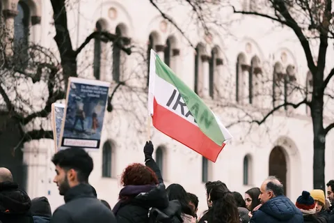 EE.UU. e Irán reinician negociaciones en medio de la crisis del estrecho de Ormuz